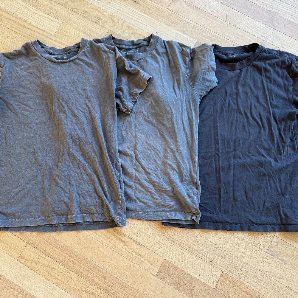 Lot of 3 Abercrombie & Fitch Men's T-Shirt in Dark Gray XS